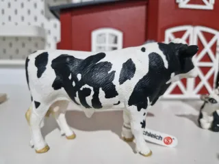 Schleich con Vacas negras. Descatalogadas.
