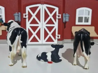 Schleich con Vacas negras. Descatalogadas.