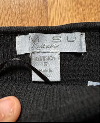 Top negro de tirantes