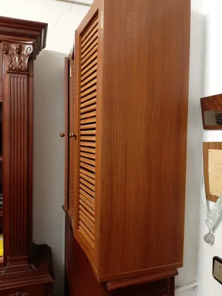 Mueble archivador de madera