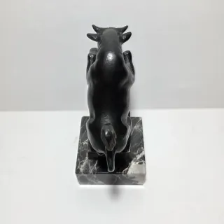 Scultura bronzo toro rampante in piedi base marmo