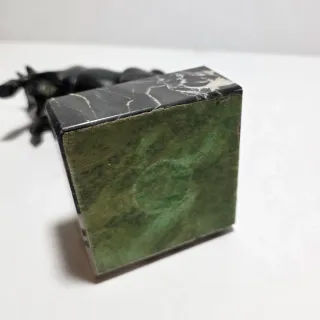 Scultura bronzo toro rampante in piedi base marmo