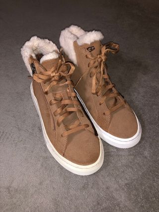 Zapatillas UGG altas nuevas