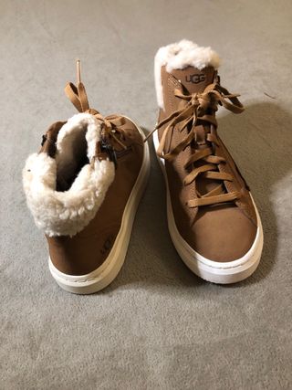 Zapatillas UGG altas nuevas