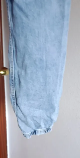 Pantalón Jogger Vaquero Pull&Bear Rotos Talla S