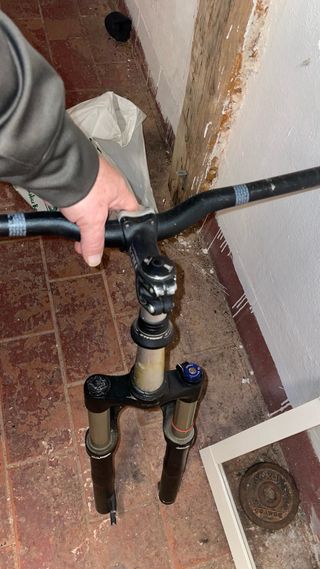 Horquilla y manillar de bicicleta