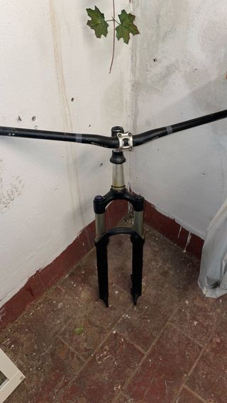 Horquilla y manillar de bicicleta