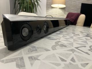 Barra de Sonido Samsung Negra y Plateada