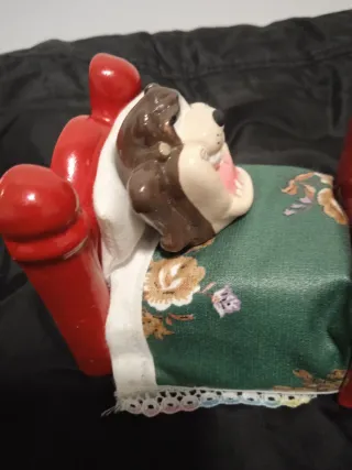 Figura Taz en la cama 9x7 cm