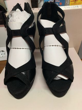 Botín Tacón Alto Negro, nuevos sin estrenar