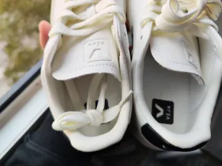 Zapatillas Veja Blancas y Negras Talla 38