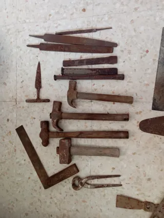 Herramientas de albañil antiguas