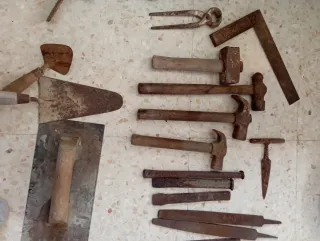 Herramientas de albañil antiguas