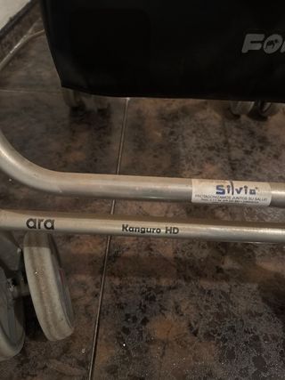 Andador tacatá con asiento