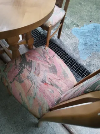 Mesa redonda comedor + 4 sillas