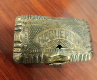 Antigua caja burilada Recuerdo