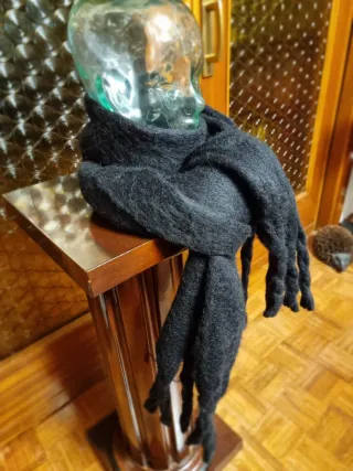 Bufanda negra de lana