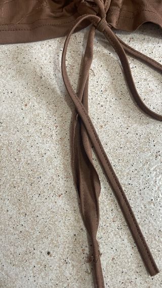 Top marrón manga larga con lazada XS