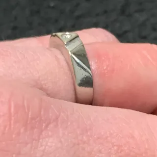 Anillo Oro blanco 18k con Diamante natural 0,10 ct