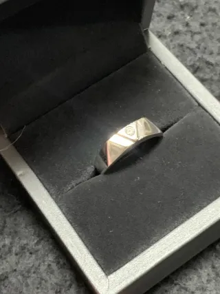 Anillo Oro blanco 18k con Diamante natural 0,10 ct