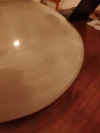 Lámpara de plástico y metal