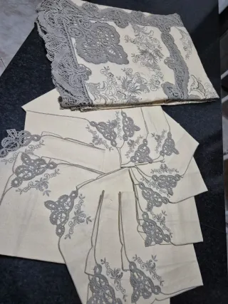 Tovaglia Vintage in lino da 12 Ecrù con Ricami
