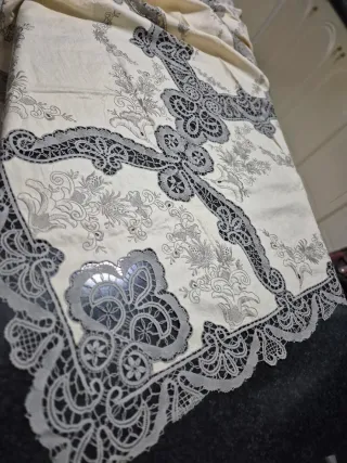 Tovaglia Vintage in lino da 12 Ecrù con Ricami