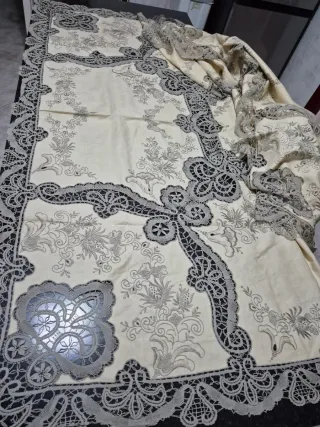 Tovaglia Vintage in lino da 12 Ecrù con Ricami