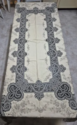 Tovaglia Vintage in lino da 12 Ecrù con Ricami