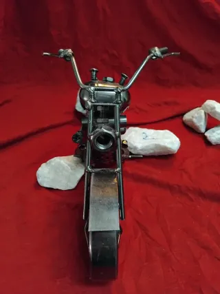 Escultura de Motocicleta de Metal