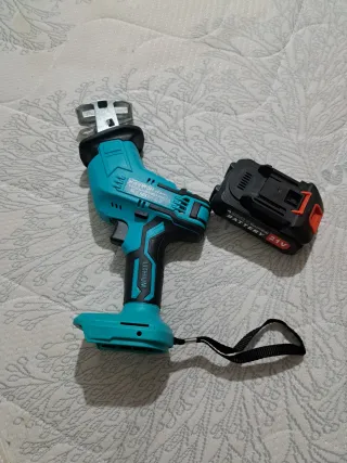 Sierra sable 21V con batería nueva