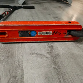 Patín naranja y negro