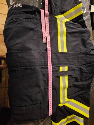 Chaqueta de trabajo azul con detalles reflectantes