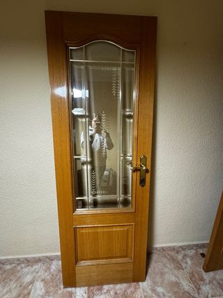 Puerta madera y cristal