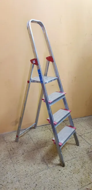 ESCALERA CON TRANSPORTE INCLUIDO