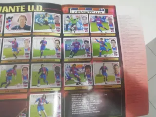 Álbum Liga 2004-2005 y Cromo Messi rookie.