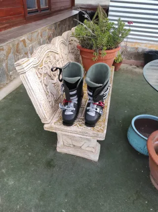 Botas de nieve talla 42. Salomón. Nuevas. Poco uso