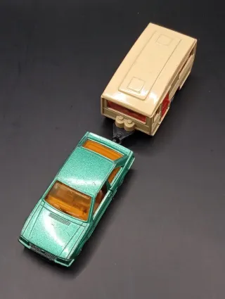 Corgi Junior '80 Auto + Caravan