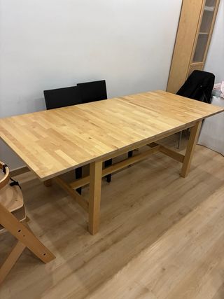 Mesa de madera desplegable