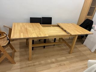 Mesa de madera desplegable