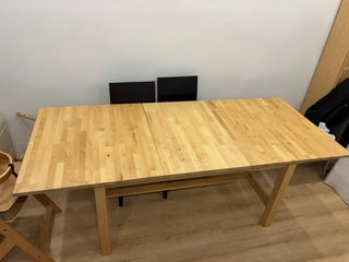 Mesa de madera desplegable