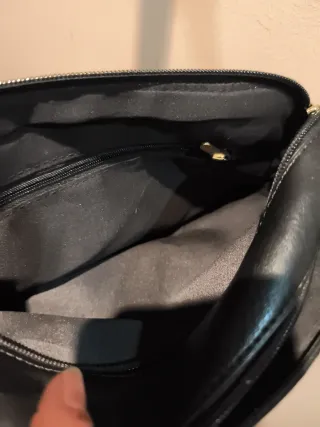 Bolso negro y marrón