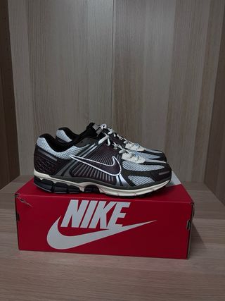 Nike Vomero 5 Gris Blanco