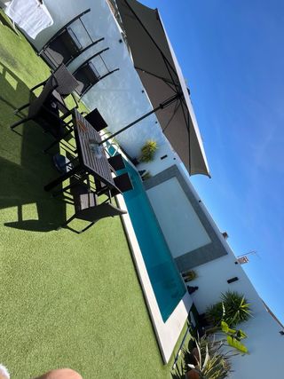 Alquiler de parcela con piscina, chimenea y barbac