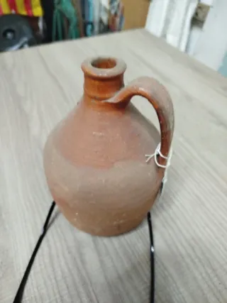 Jarra de cerámica rústica
