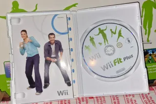 Consola Nintendo Wii + Wii Fit Plus + Mario Wii