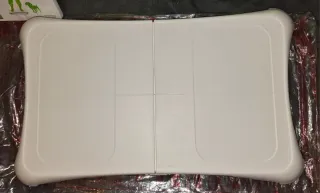 Consola Nintendo Wii + Wii Fit Plus + Mario Wii