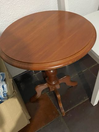 Mesa auxiliar redonda de madera