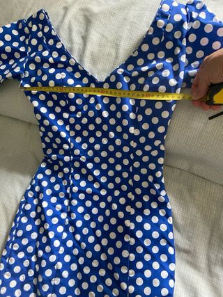 Traje de flamenca azul con lunares