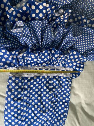 Traje de flamenca azul con lunares